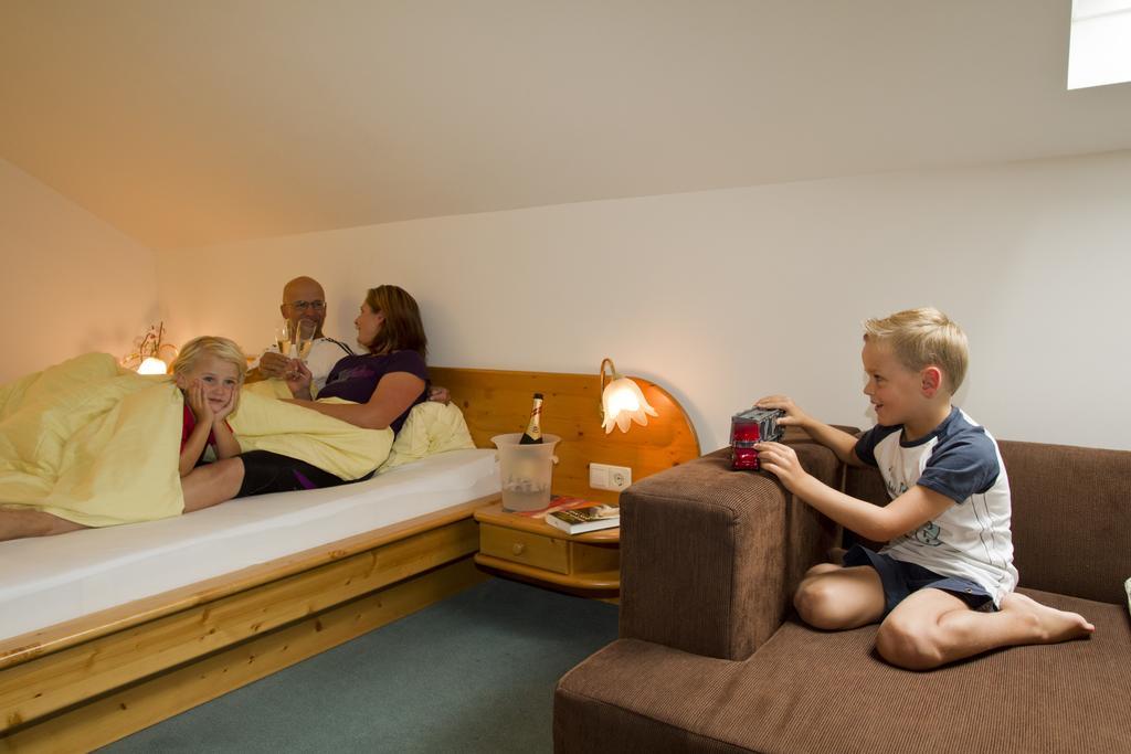 Kinder- Und Familienhotel Nockalm Innerkrems Ngoại thất bức ảnh