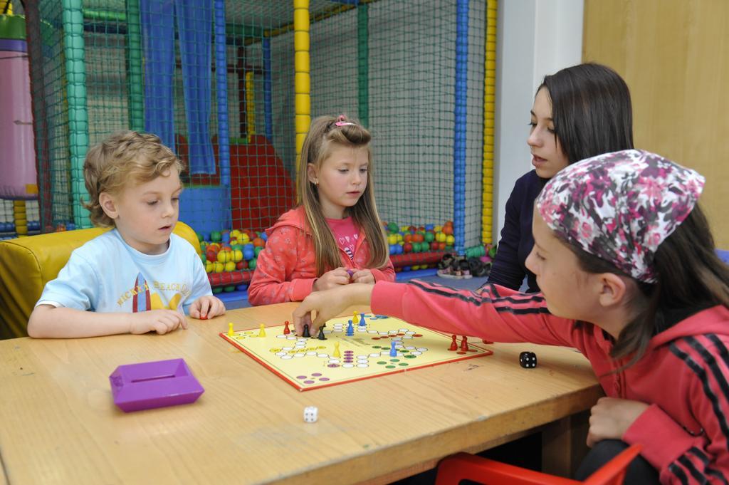 Kinder- Und Familienhotel Nockalm Innerkrems Ngoại thất bức ảnh